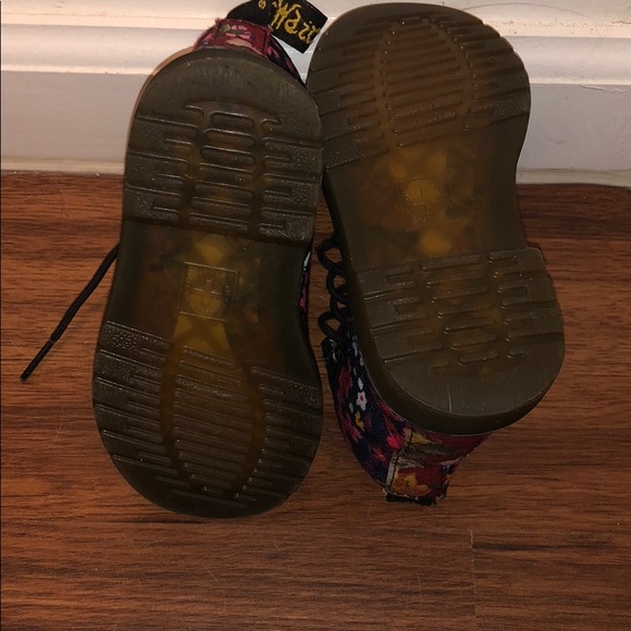 Kids Dr Martens - Picture 4 of 4